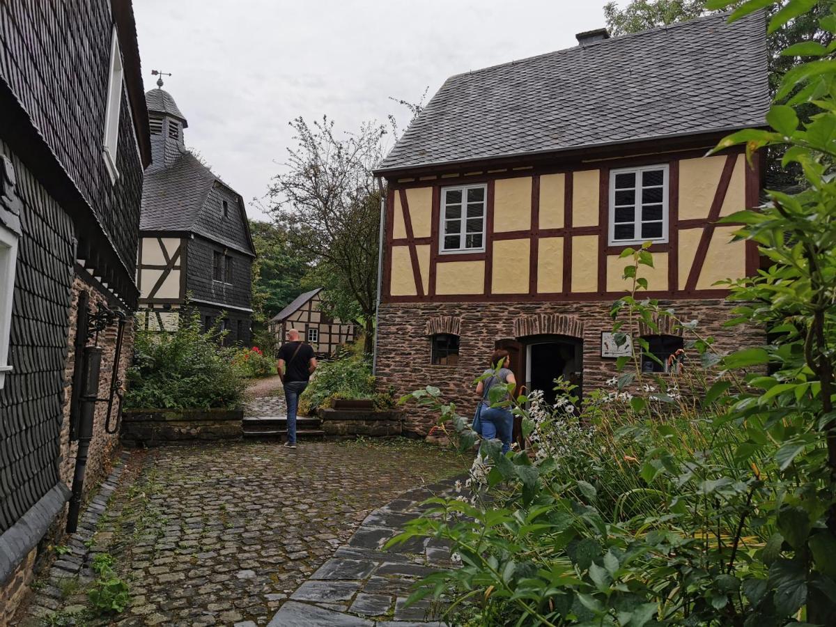 Mooi Ruim Appartement In Antieke Stadsboerderij Schonecken Экстерьер фото